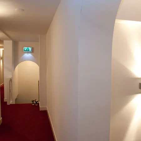 فندق Hotel-restaurant Het Rechthuis مايديربيرخْ