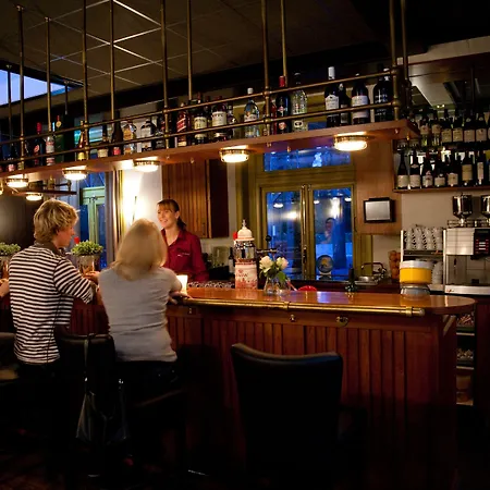 Otel Hotel-restaurant Het Rechthuis Muiderberg