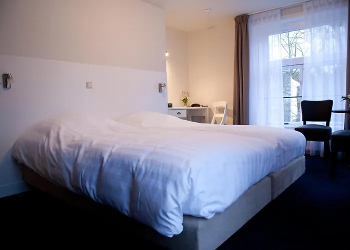 מלון Hotel-restaurant Het Rechthuis 3*