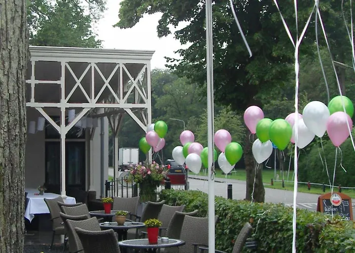 Hotel-restaurant Het Rechthuis מלון Muiderberg