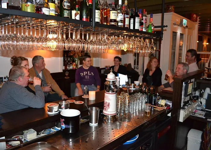 מלון Hotel-restaurant Het Rechthuis 3*