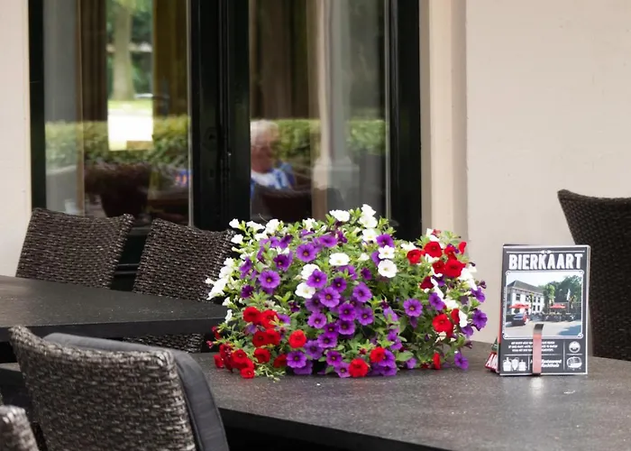 Hotel-restaurant Het Rechthuis מלון Muiderberg